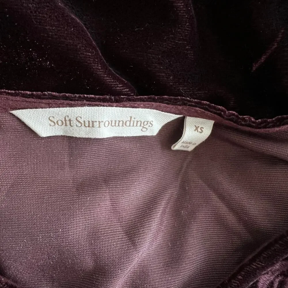 Soft Surroundings Crush Velvet Tunic Top Women's XS Burgundy Embroidered Floral - Picture 4 of 6
